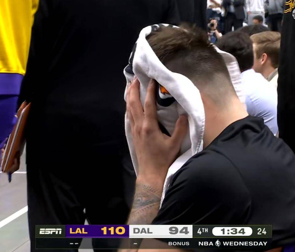 365bet体育-东契奇重返赛场，刷新纪录首场状态出色，FPX观众沸腾！-365bet体育